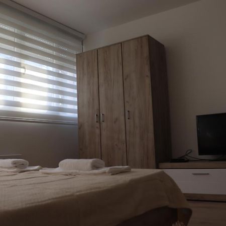 Апартаменты Apartman Lena Banovo Brdo Белград Экстерьер фото
